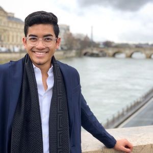 Meet your Posher, Aaron